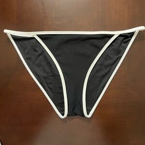 NWOT Victoria’s Secret Black Bikini Bottom with White Trim Sz S